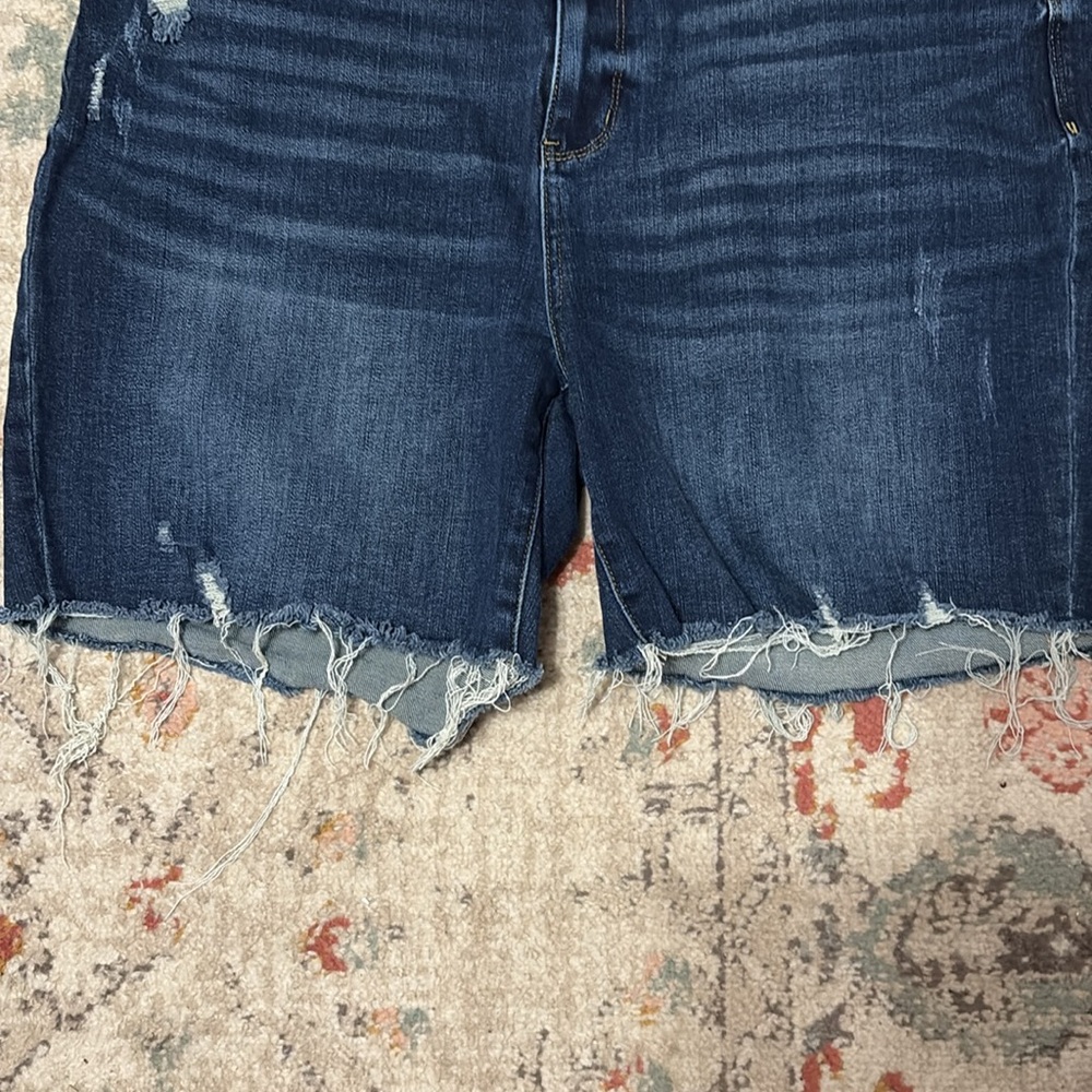 Judy Blue Jean midi Shorts - Picture 4 of 5